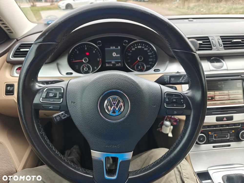 Volkswagen Passat 2011 photo 5