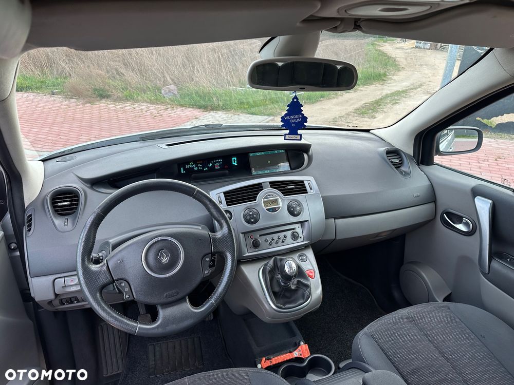 Renault Scenic 2.0 16V Dynamique - 29