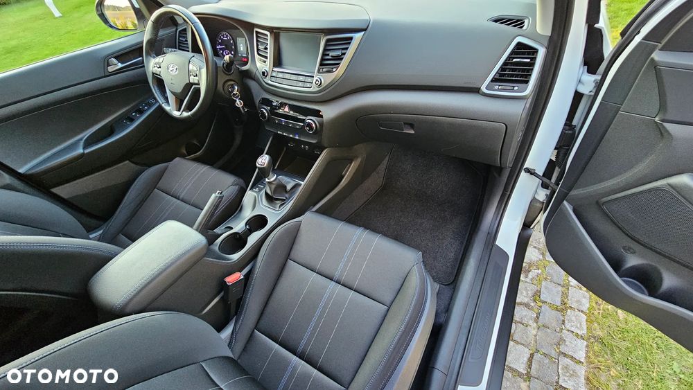 Hyundai Tucson 1.6 Turbo 2WD Navi - 19