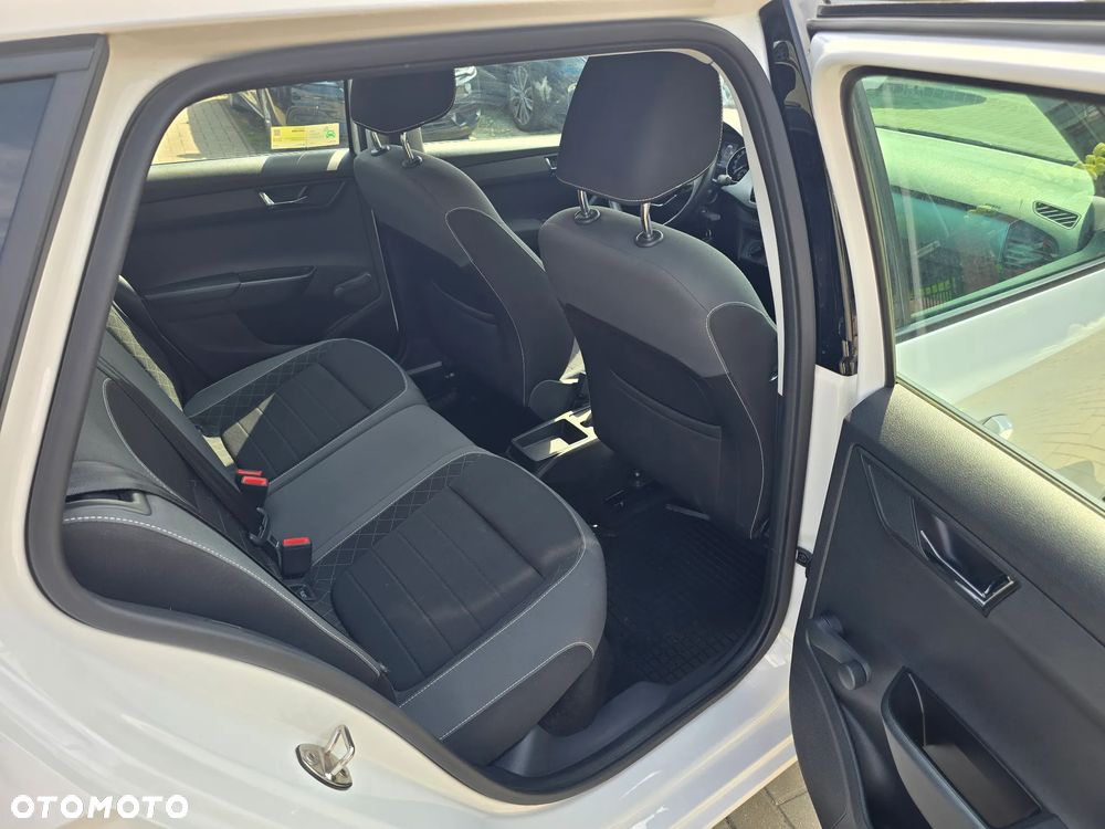 Skoda Fabia - 10