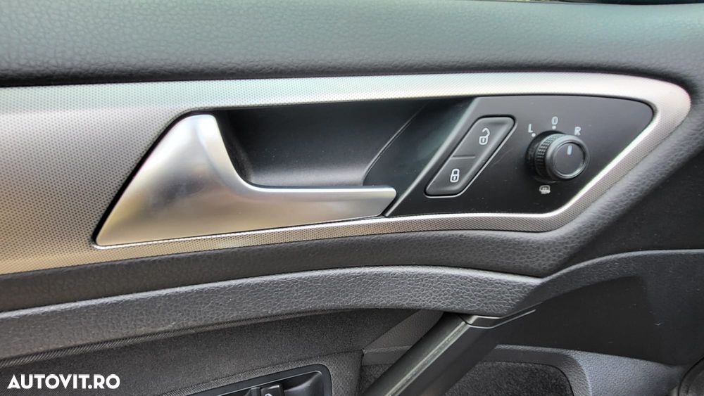 Volkswagen Golf - 10