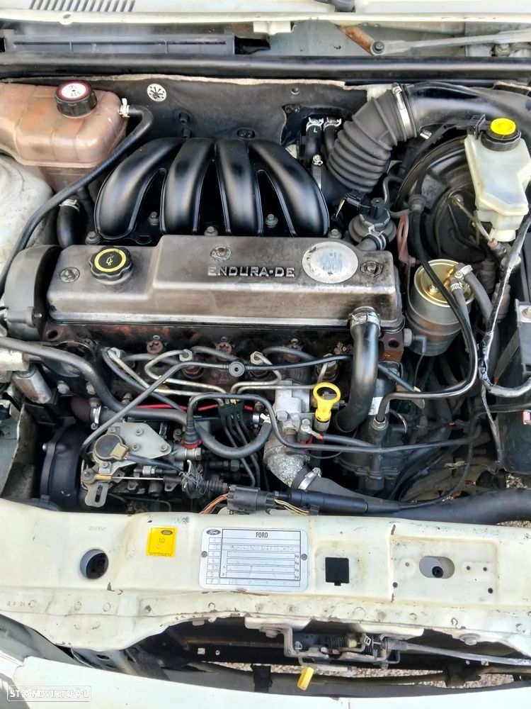 Ford Fiesta 1.8 D Studio - 5
