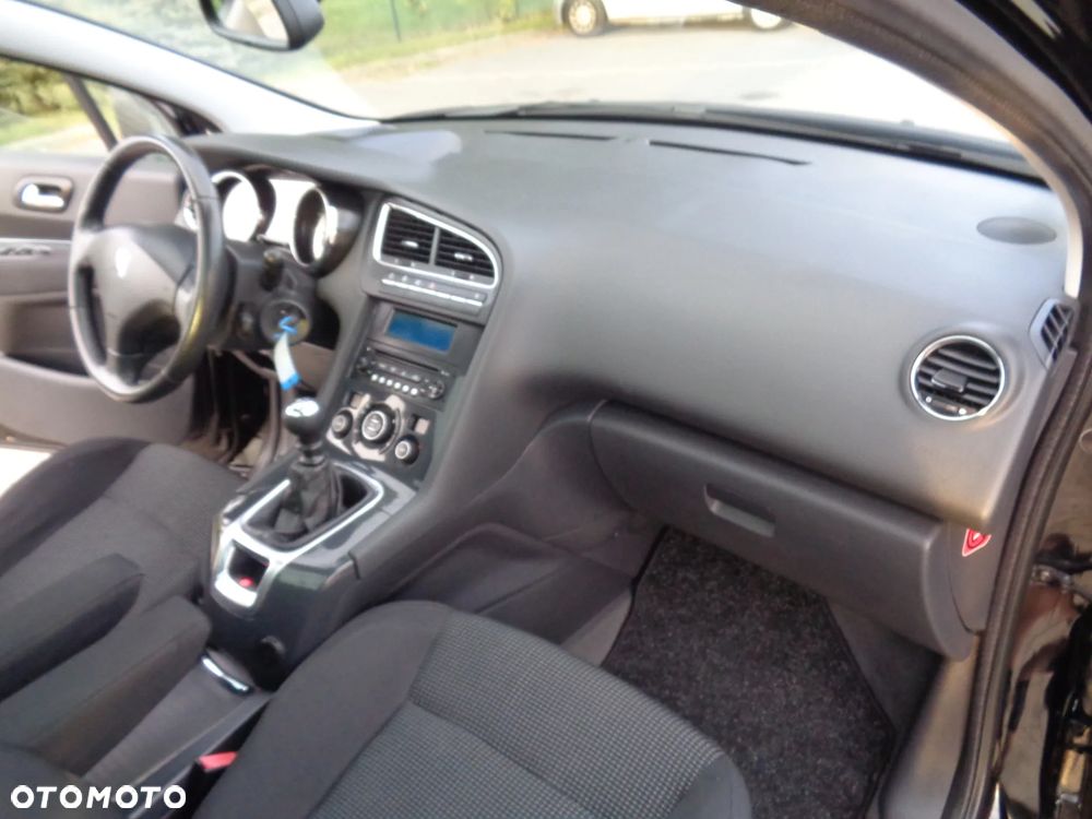 Peugeot 5008 HDI FAP 150 Family - 11