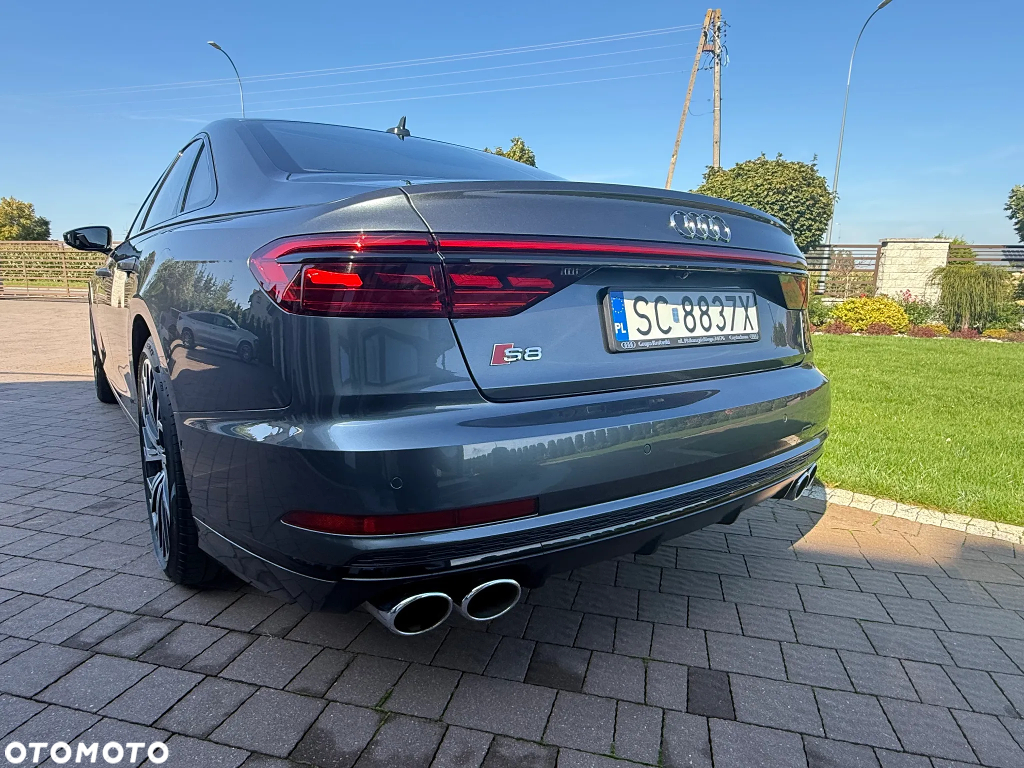 Audi A8 - 12