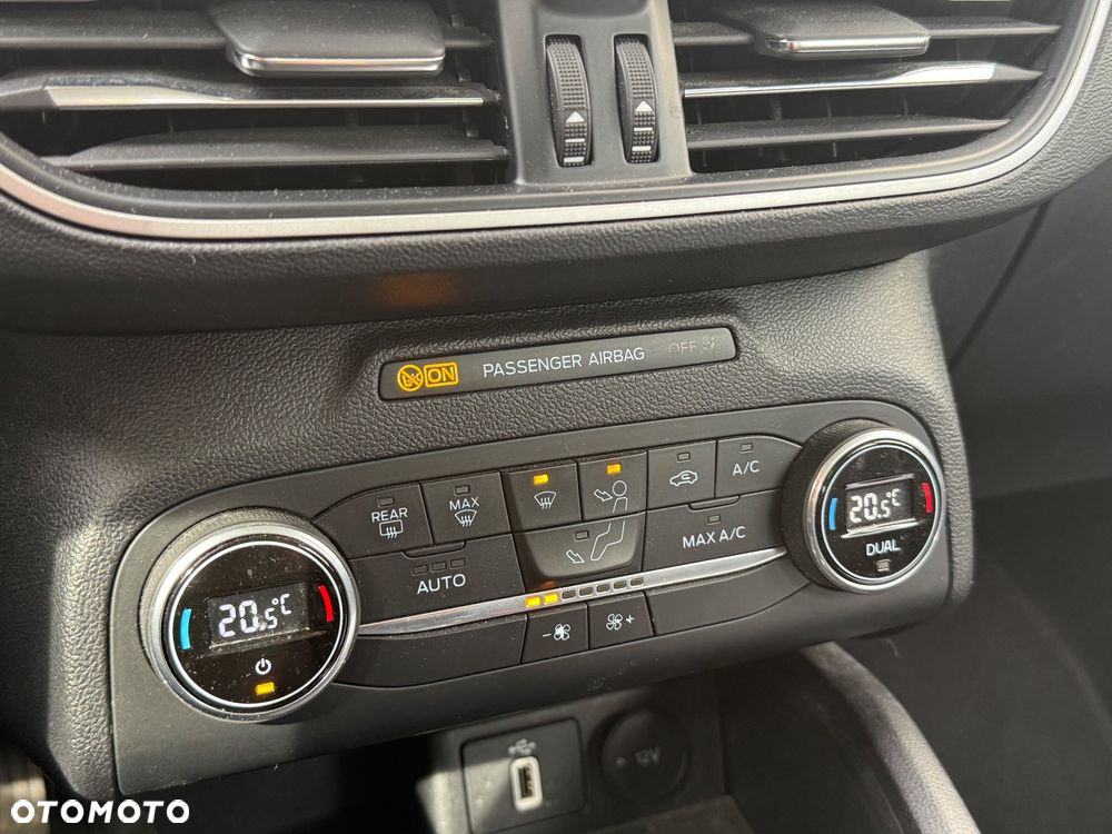 Ford Focus 1.5 EcoBlue Titanium - 14