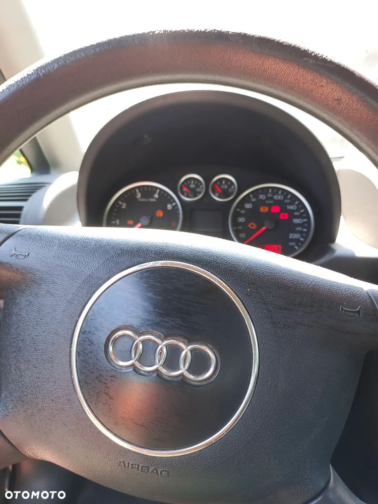 Audi A2 1.4 - 4