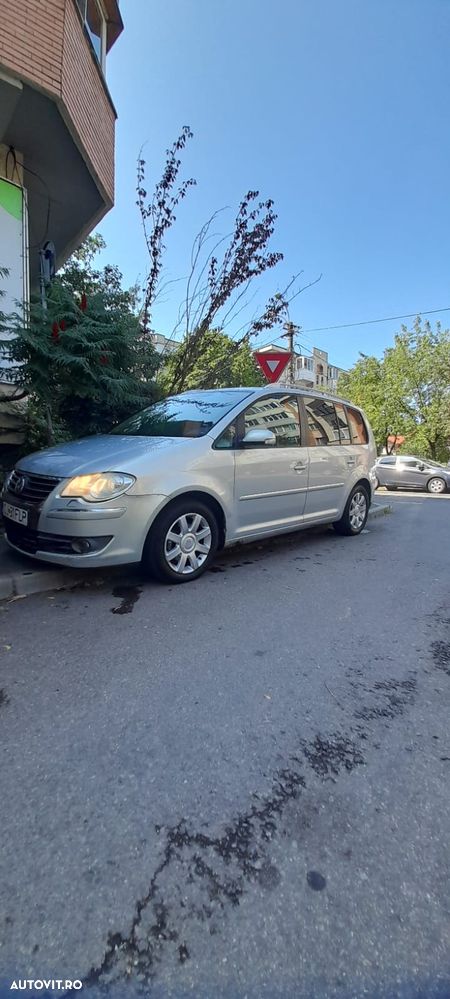 Volkswagen Touran 2.0 TDI Trendline - 6