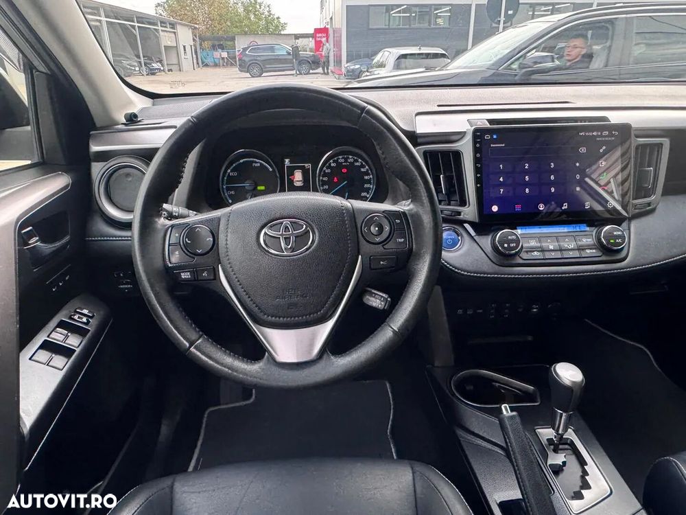 Toyota RAV4 - 16