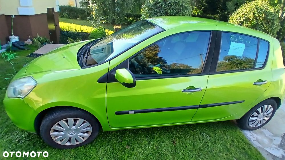 Renault Clio - 8