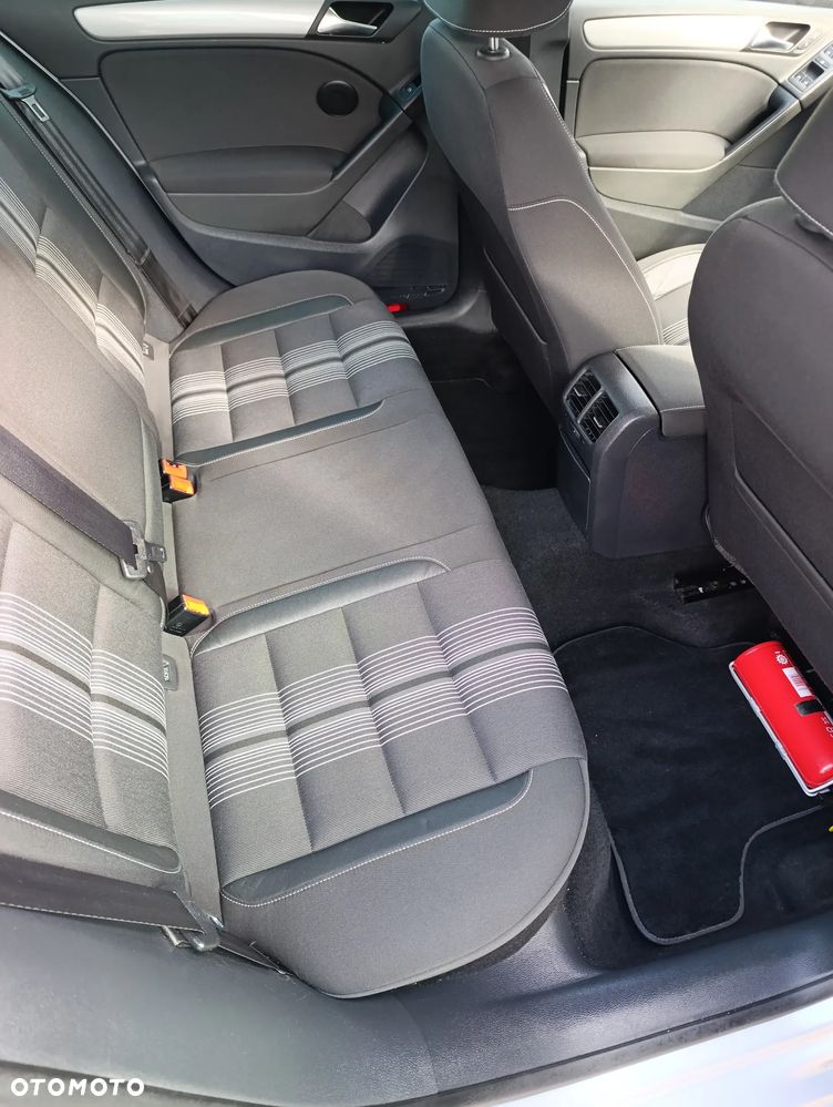 Volkswagen Golf 1.6 TDI DPF BlueMotion Technology MATCH - 4