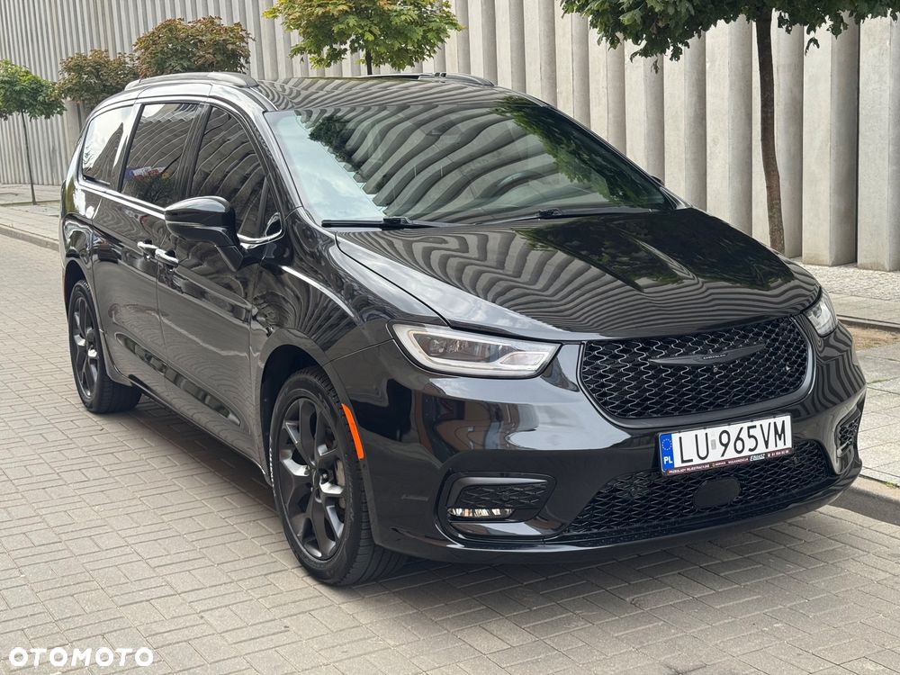 Chrysler Pacifica - 1