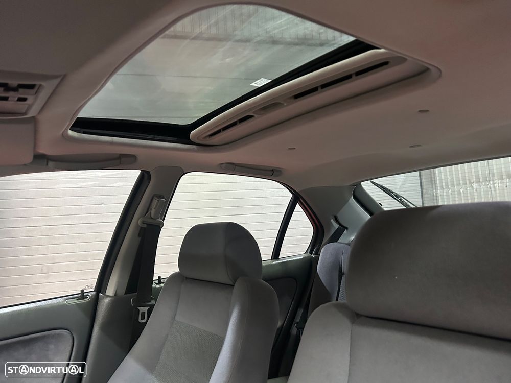 Honda Civic 1.4i - 24