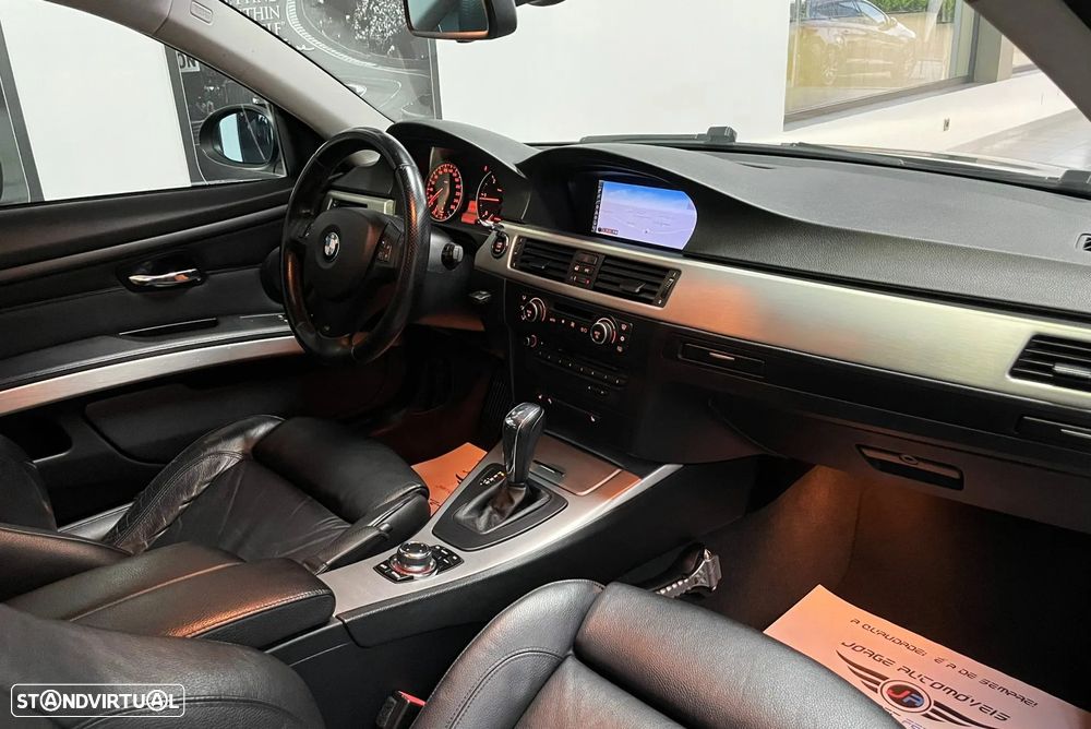 BMW 320 d Coupe Auto - 24