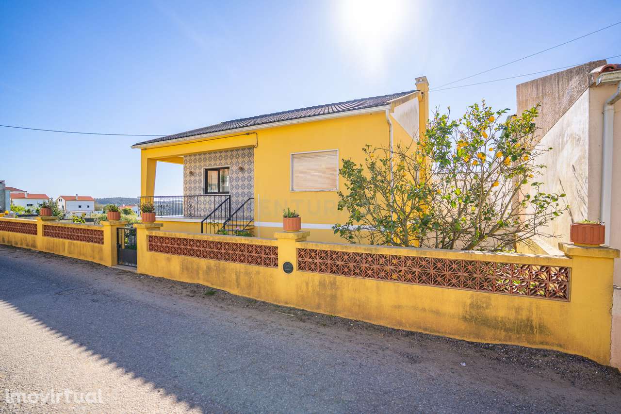 Moradia Bifamiliar com 2 Armazéns de Grande Dimensão - Grande imagem: 3/49