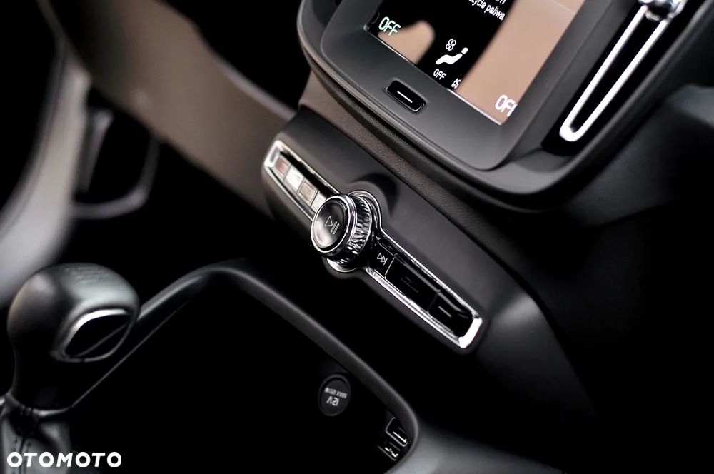 Volvo XC 40 T2 Momentum Pro - 30