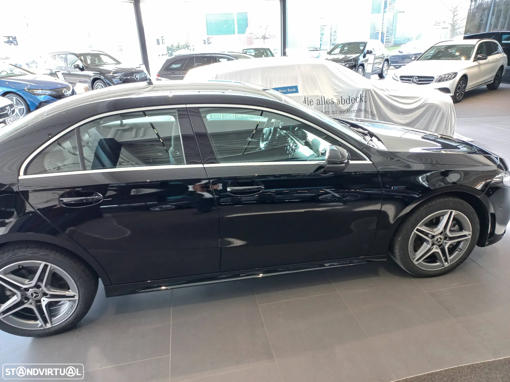 Mercedes-Benz A 250 Limousine e AMG Line - 2
