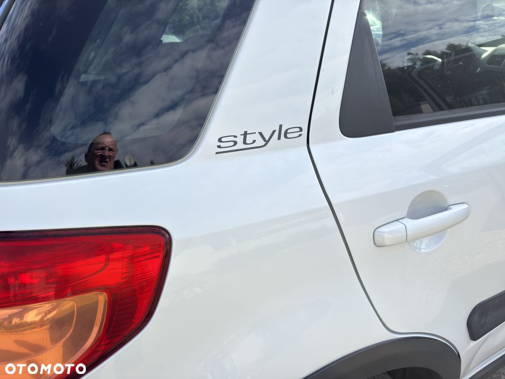 Suzuki SX4 Classic 1.6 VVT 4x4 Comfort - 26