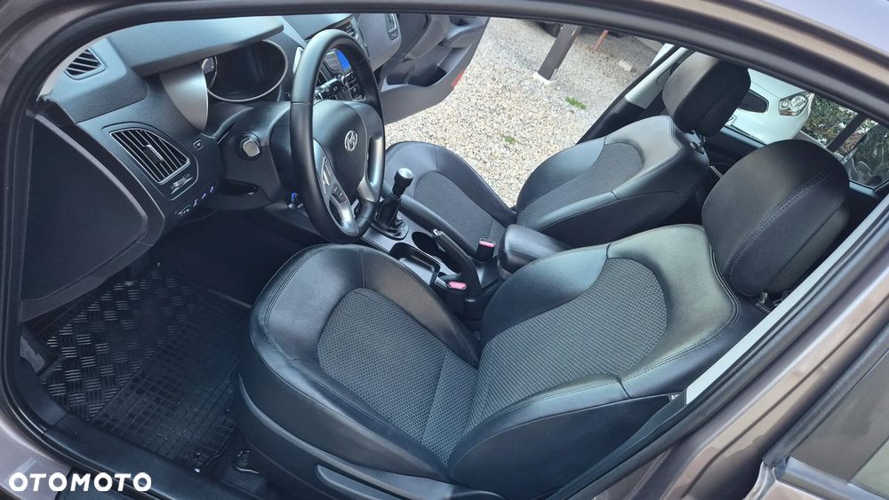 Hyundai ix35 2.0 4WD Premium - 17