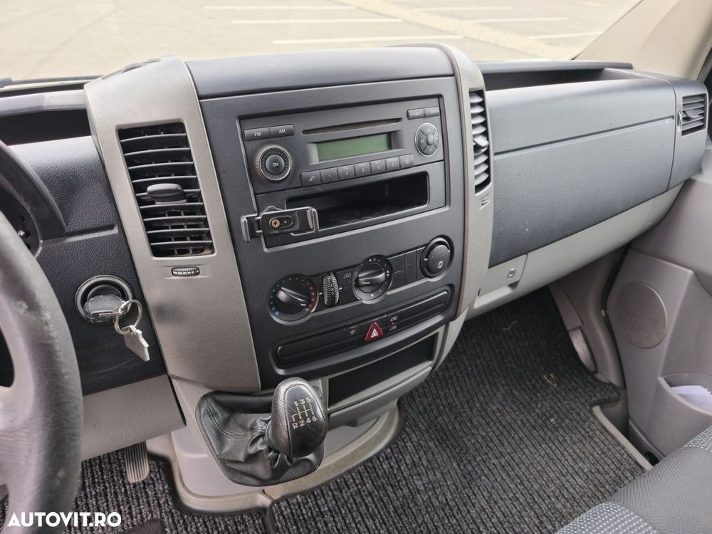 Mercedes-Benz Sprinter - 12