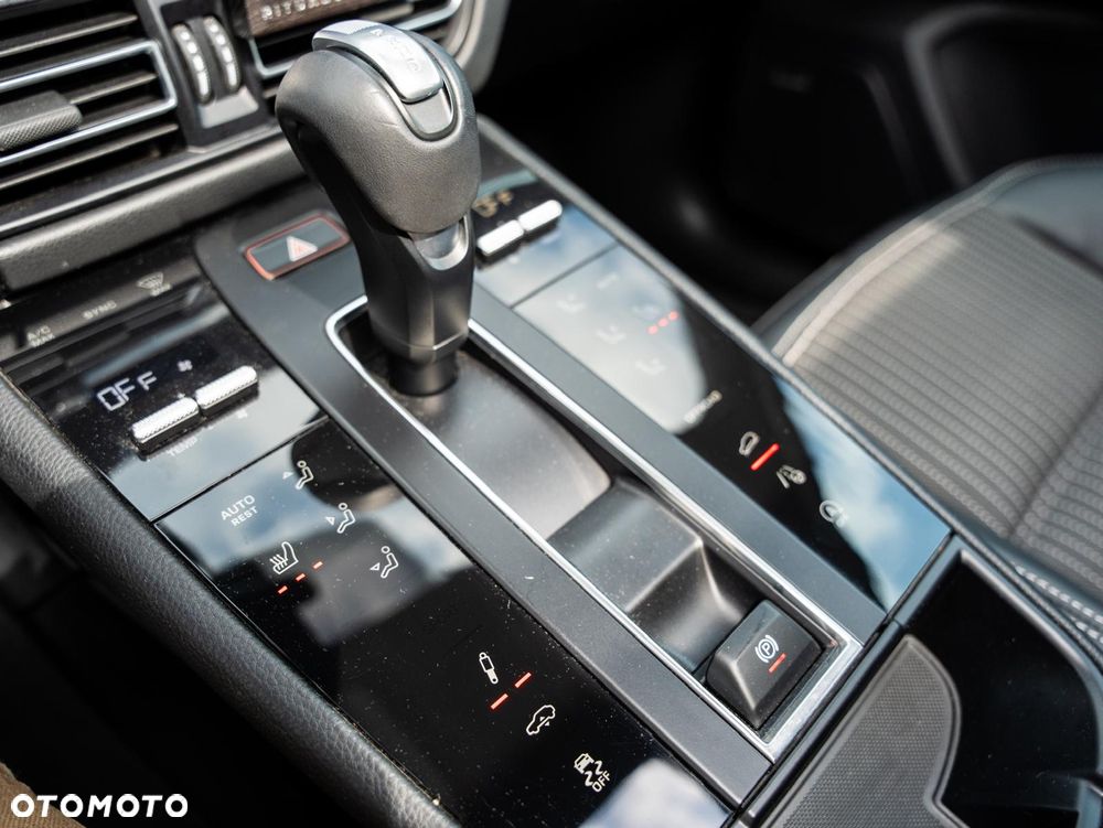 Porsche Macan T - 3