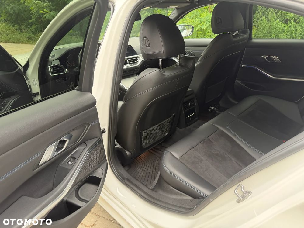 BMW Seria 3 330i xDrive M Sport sport - 17