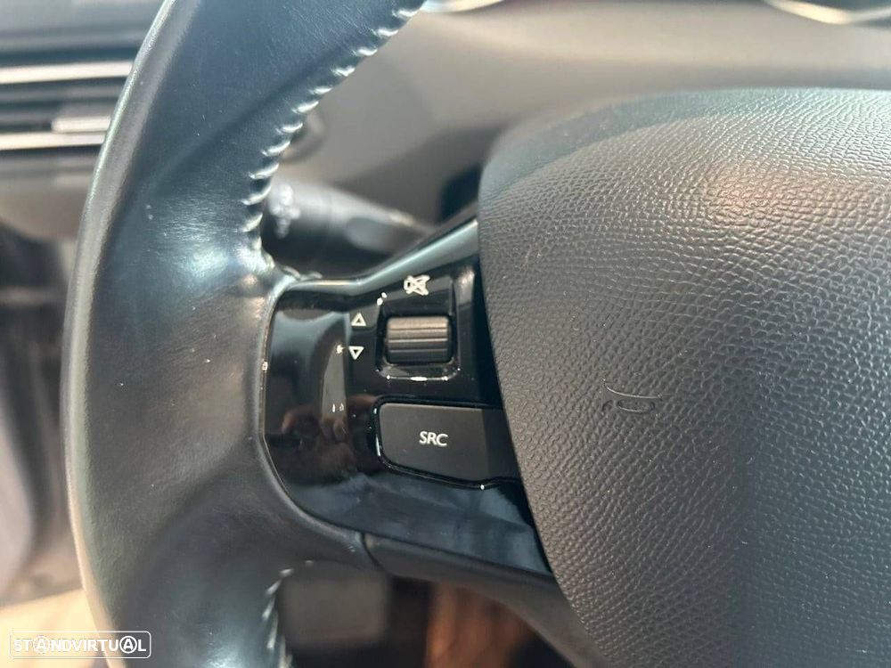 Peugeot 308 SW 1.2 PureTech Allure - 16