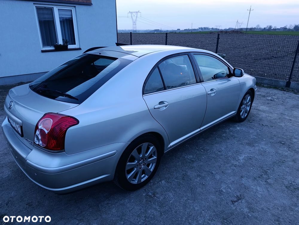 Toyota Avensis 2.0 D-4D Sol - 8