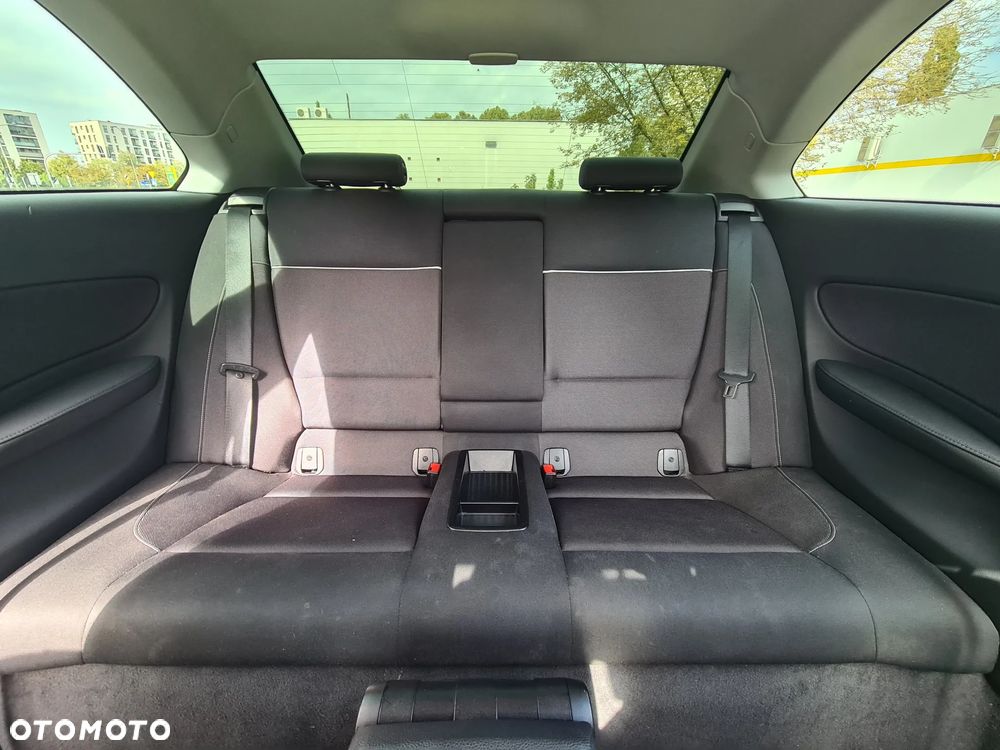 BMW Seria 1 120i - 29