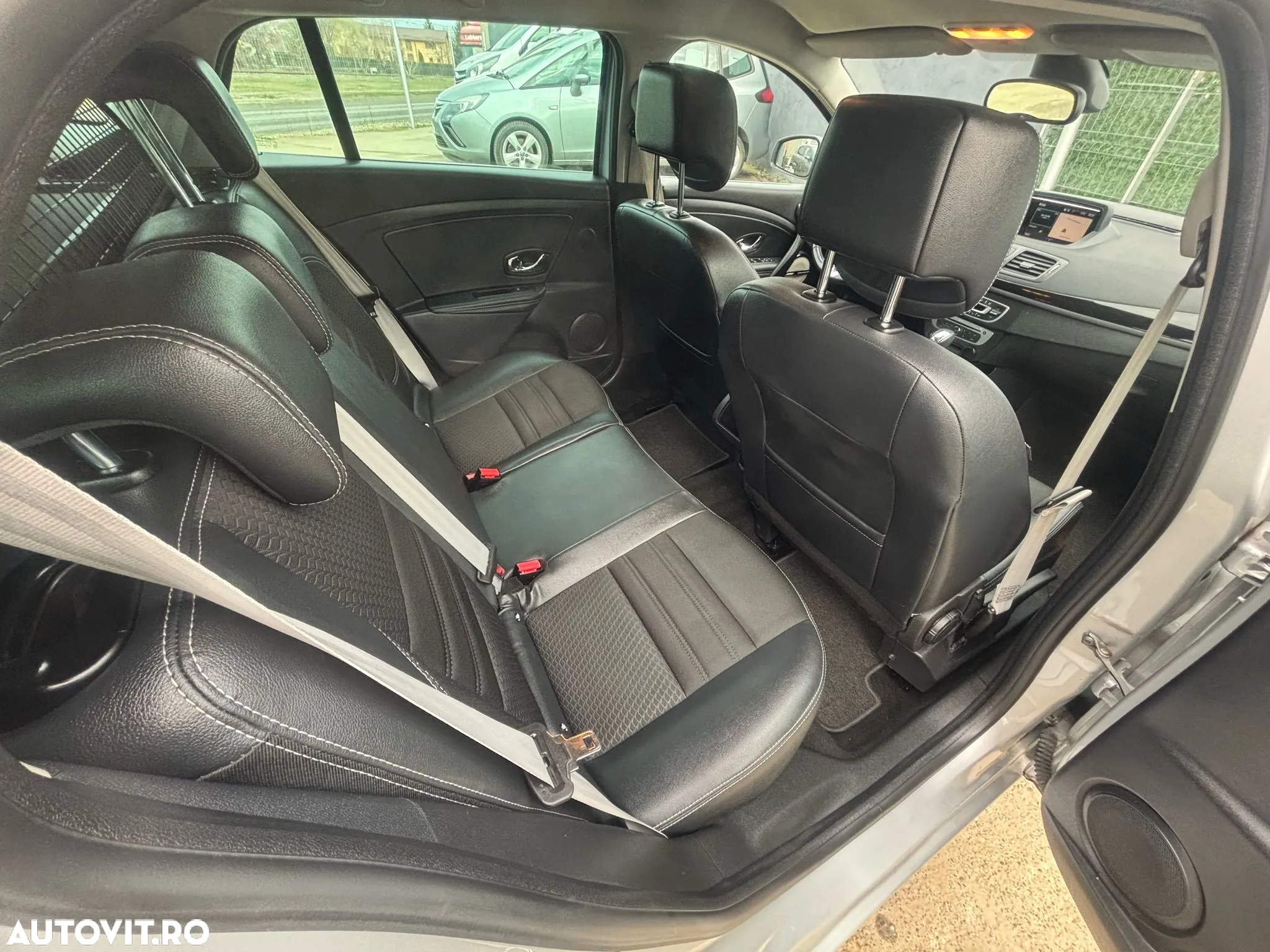 Renault Megane ENERGY dCi 110 EDC BOSE EDITION - 20