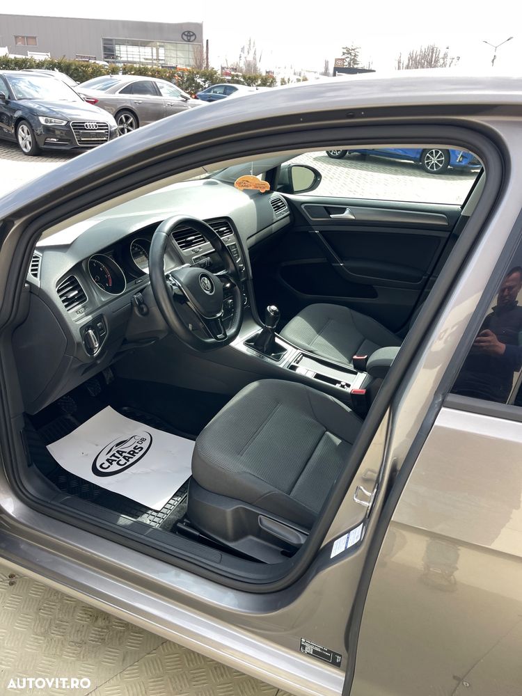 Volkswagen Golf 1.2 TSI BMT Comfortline - 29