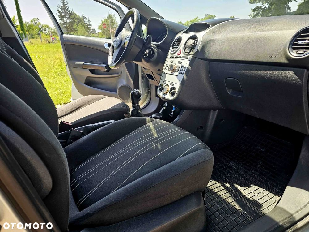 Opel Corsa 1.4 16V Innovation - 13