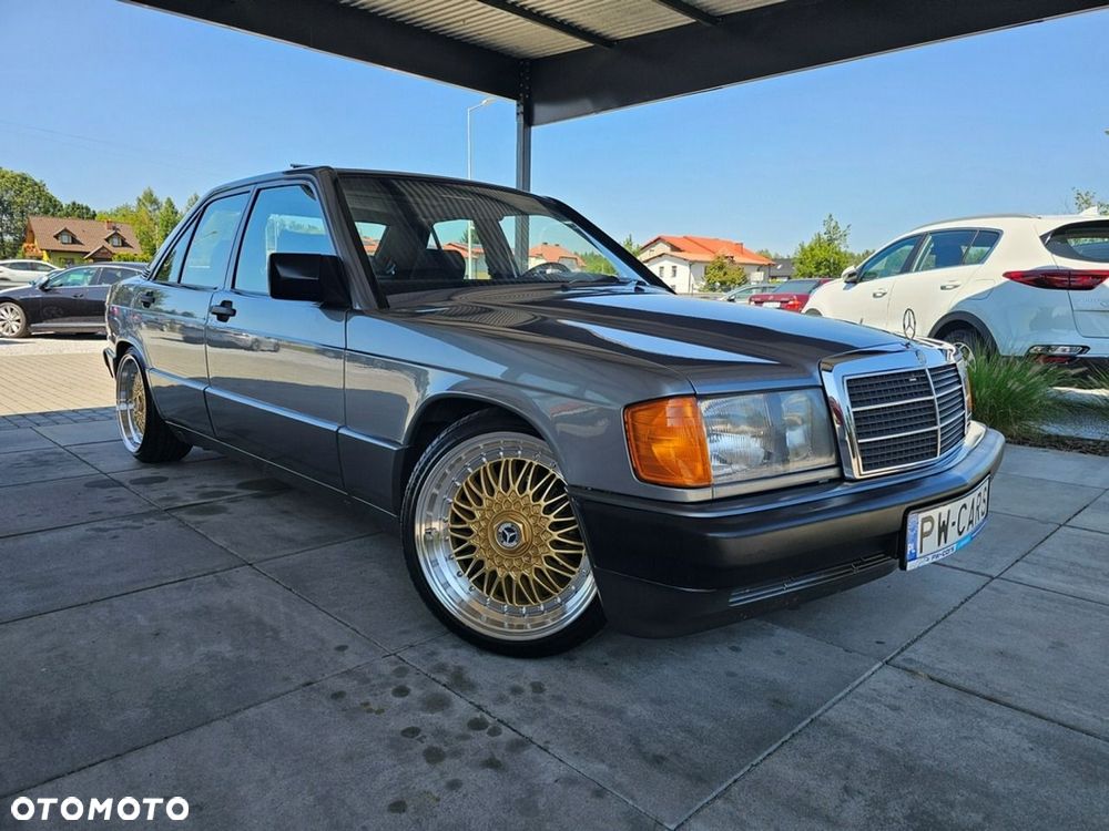 Mercedes-Benz W201 (190) - 2