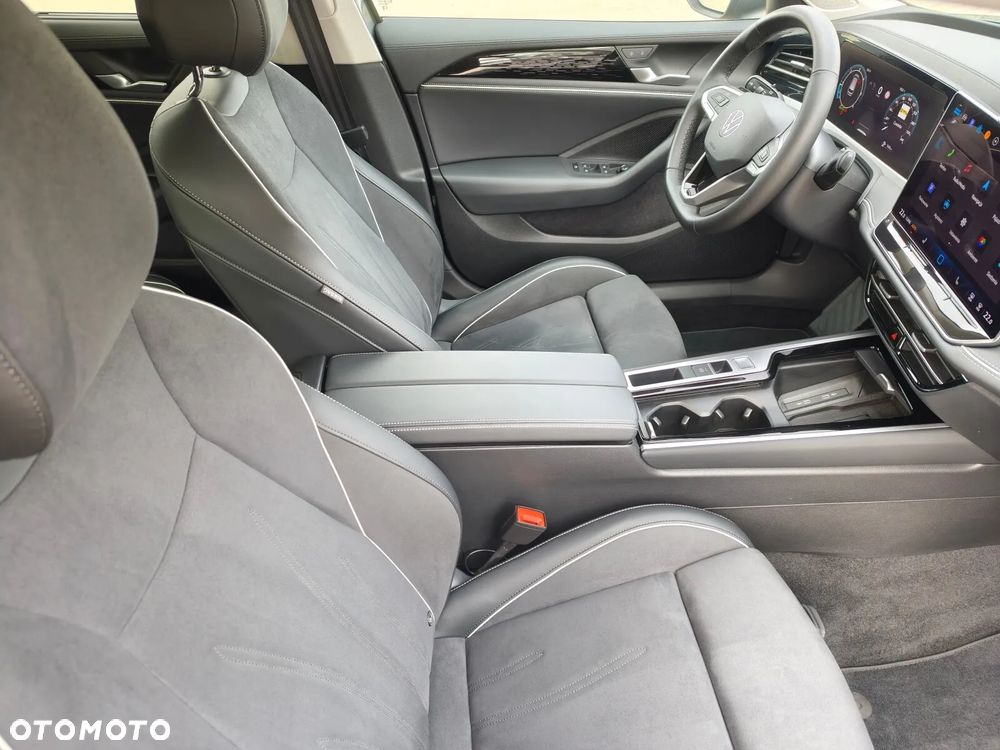 Volkswagen Passat - 12