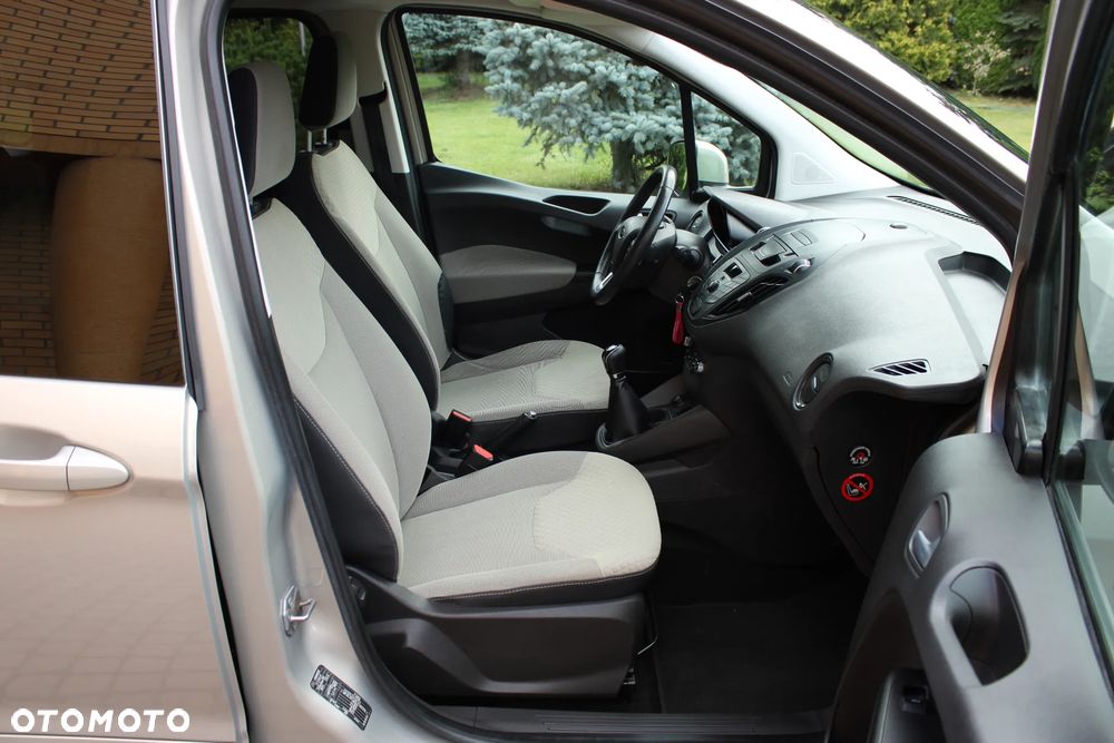 Ford Tourneo Courier 1.5 TDCi Trend - 21