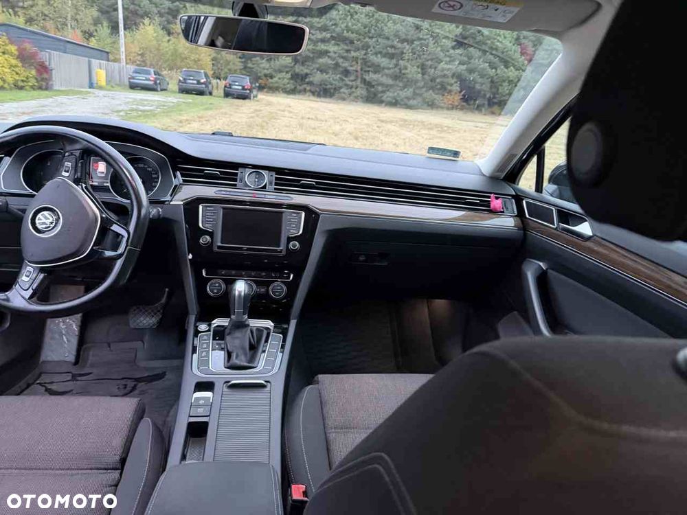 Volkswagen Passat - 17