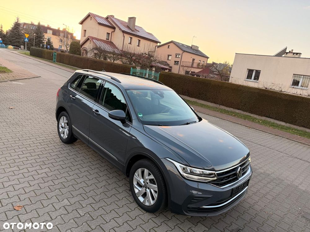 Volkswagen Tiguan 2.0 TDI SCR 4MOTION BlueMotion Technology DSG Exclusive - 5