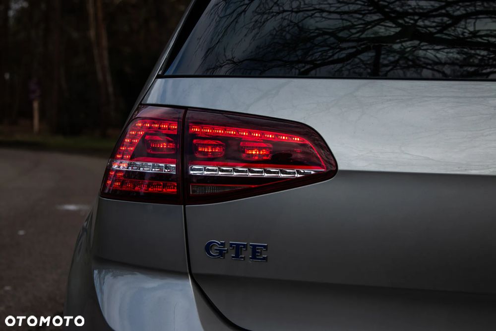 Volkswagen Golf - 10