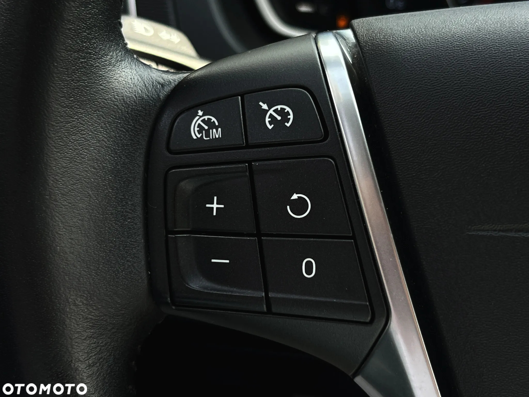 Volvo V40 D2 Drive-E Momentum - 25
