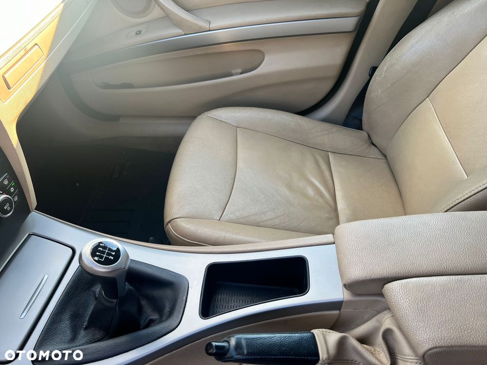 BMW Seria 3 318i - 8