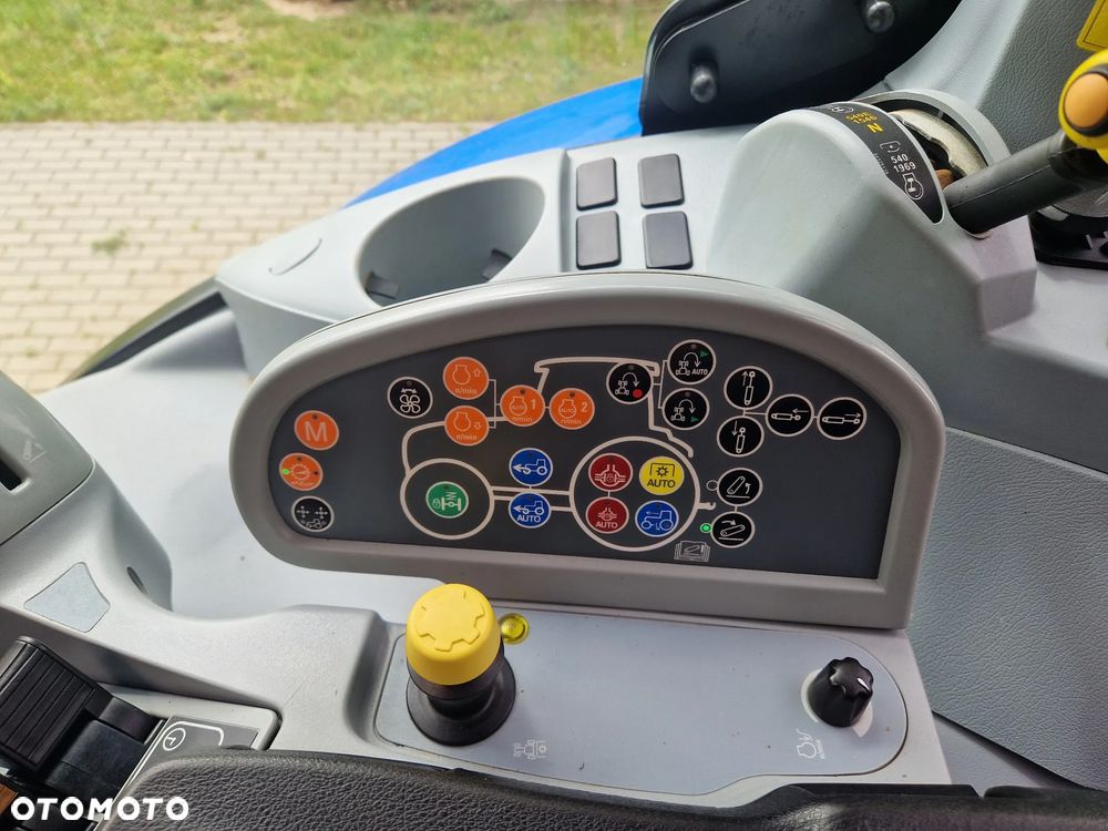 New Holland T7.200 AUTOCOMMAND - 13