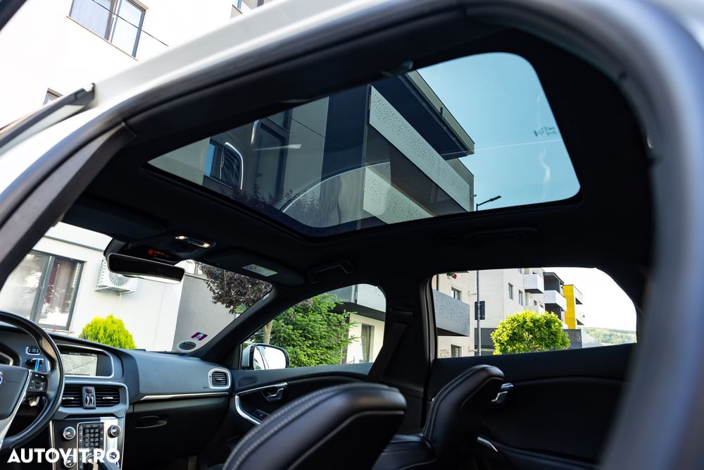 Volvo V40 D4 VEA Aut. R-Design - 17
