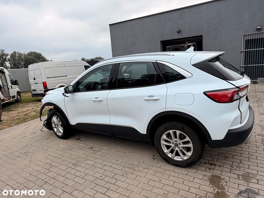 Ford Kuga 2.5 Duratec FHEV TITANIUM - 11