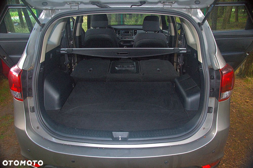 Kia Carens - 10