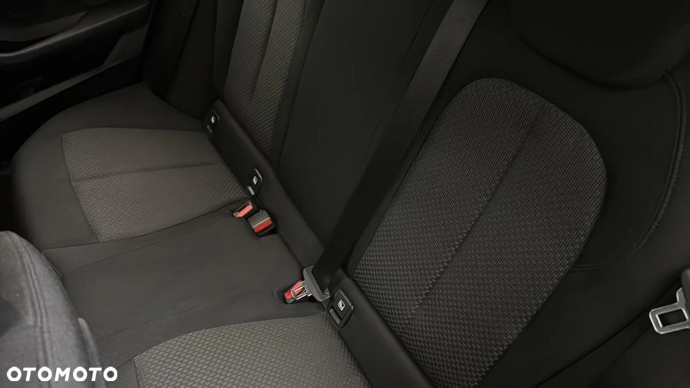 BMW Seria 1 118i Advantage - 21