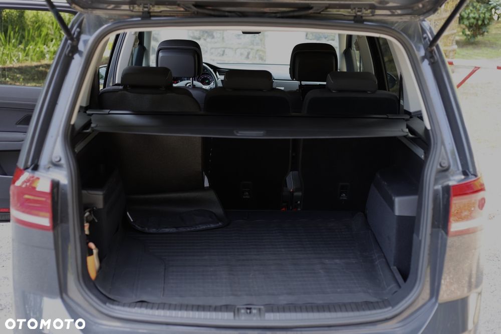 Volkswagen Touran 1.6 TDI SCR DSG Join - 36