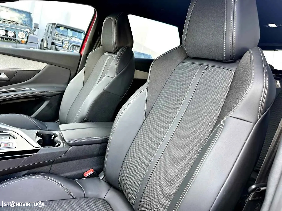 Peugeot 3008 1.6 Hybrid GT e-EAT8 - 24