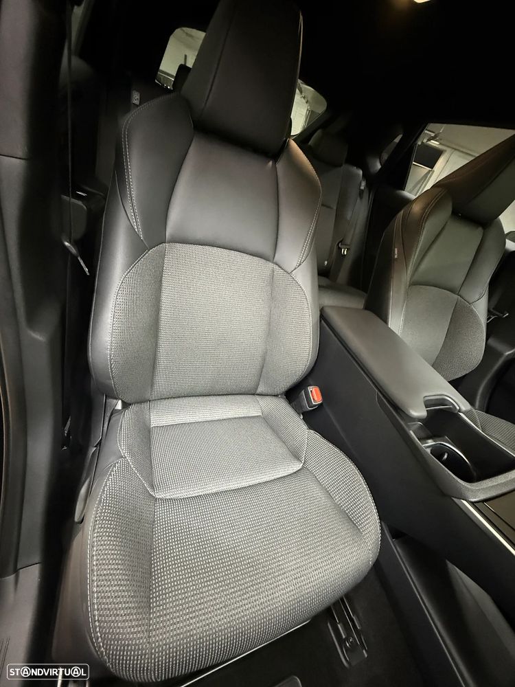 Toyota bZ4X 71,4 kWh Exclusive Limited - 35