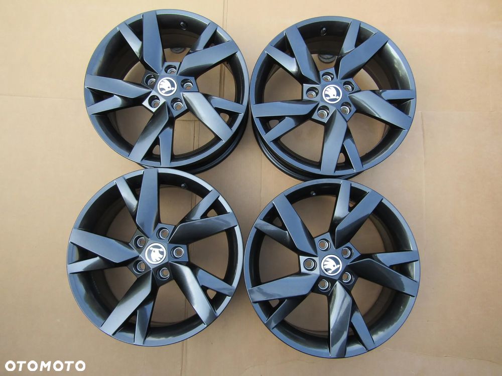 4x Felgi Aluminiowe 17 Skoda Kodiaq Karoq Octavia II III IV Superb Yeti 6,5 j 5x112 ET46 / 5E3601025 STAN IDEALNY - 3