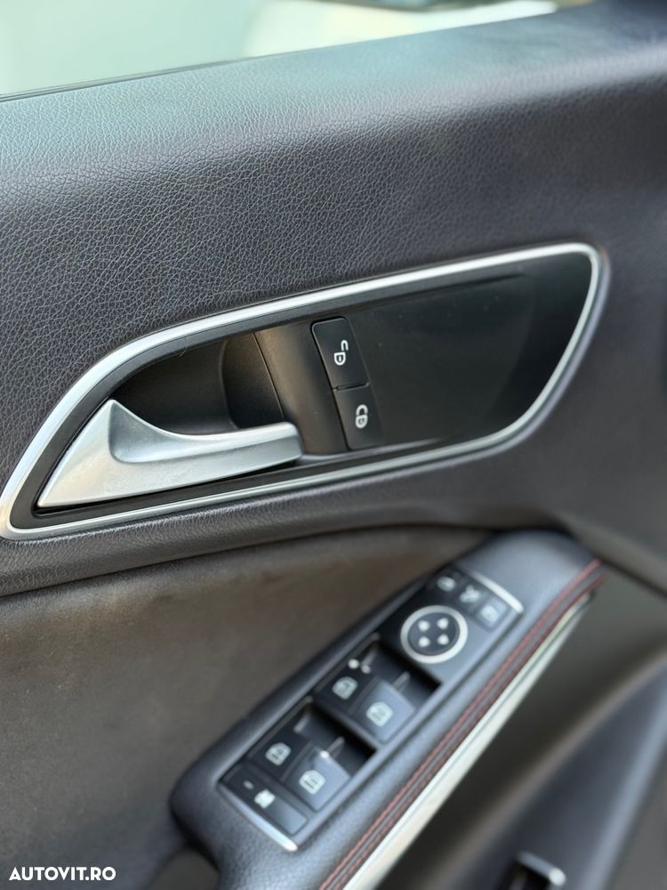 Mercedes-Benz CLA 220 CDI 7G-DCT AMG Line - 32