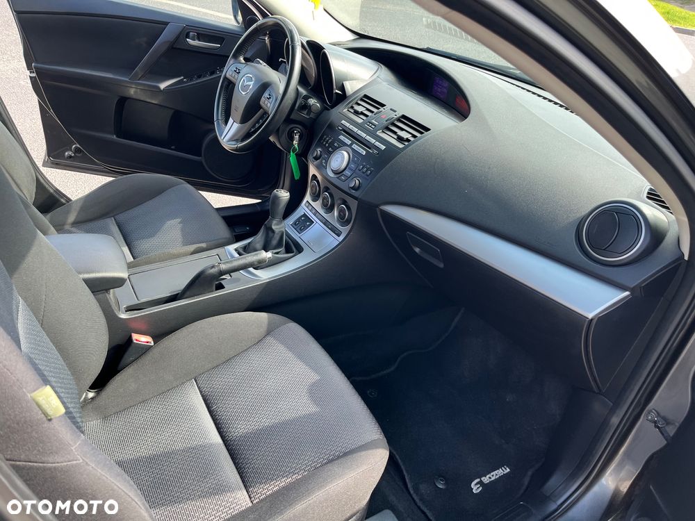 Mazda 3 - 10